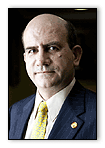 Imagen del Director del Secretariado de Centros, Institutos, y Servicios de Investigaci&oacute;n. El doctor Don Juli&aacute;n Mart&iacute;nez Fern&aacute;ndez